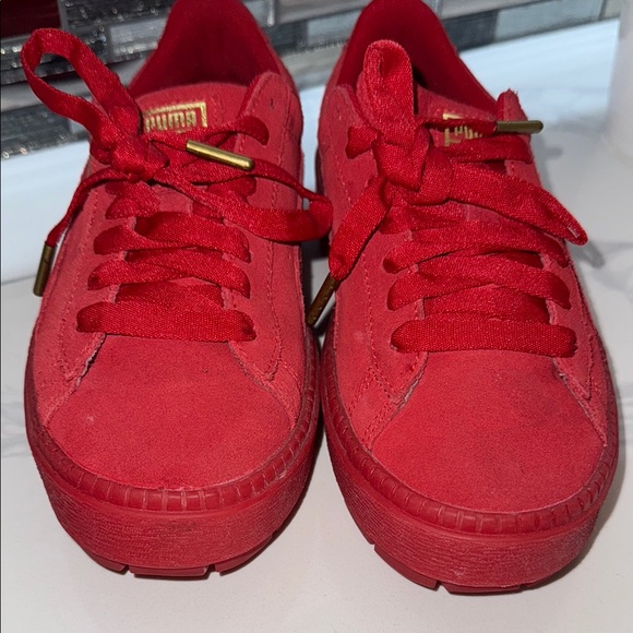 Puma Suede Red Sneakers - Picture 2 of 4